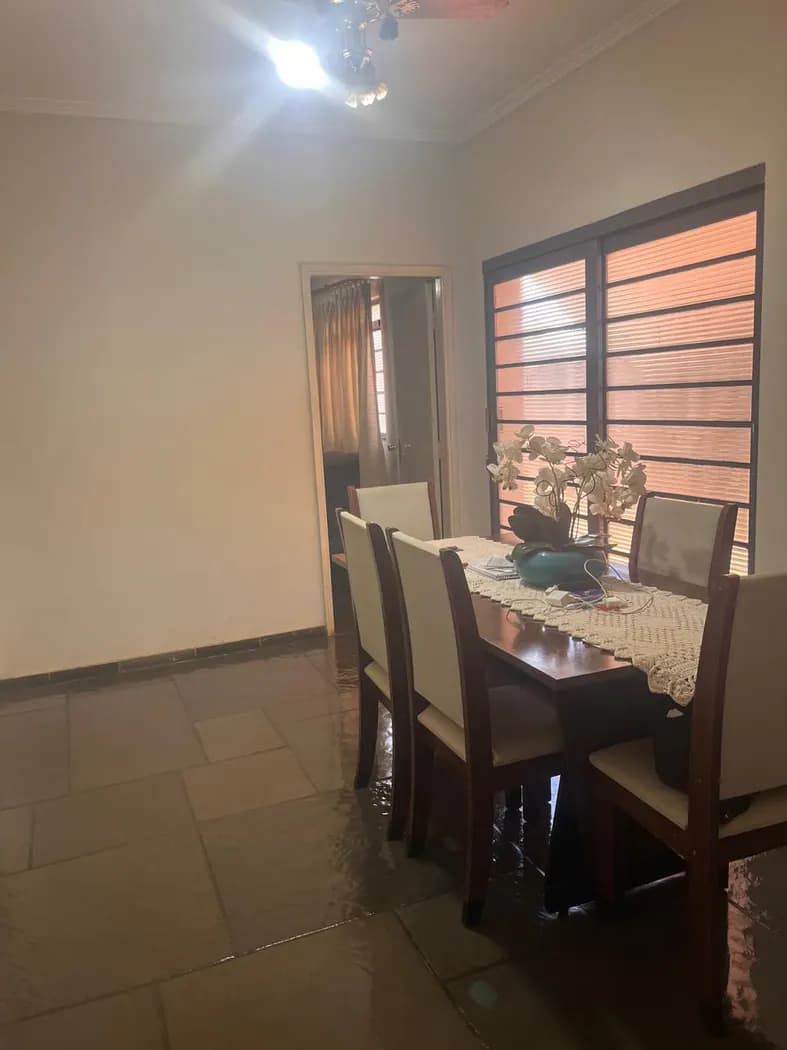 Casa com 3 dormitórios e 4 vagas na garagem em Barretos, SP — foto 4