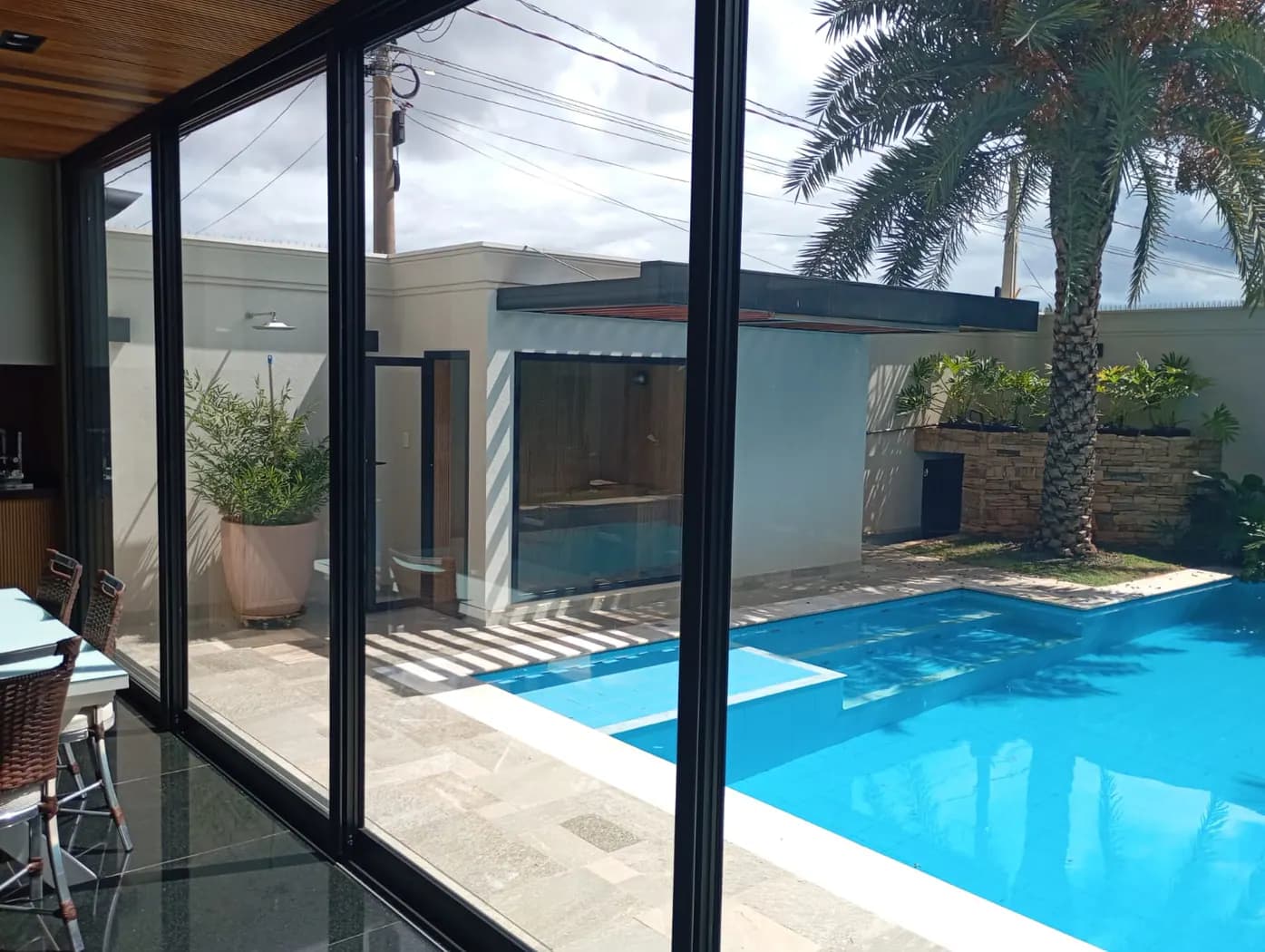 Casa de 450m² com 4 dormitórios e 4 vagas na garagem em Barretos, SP