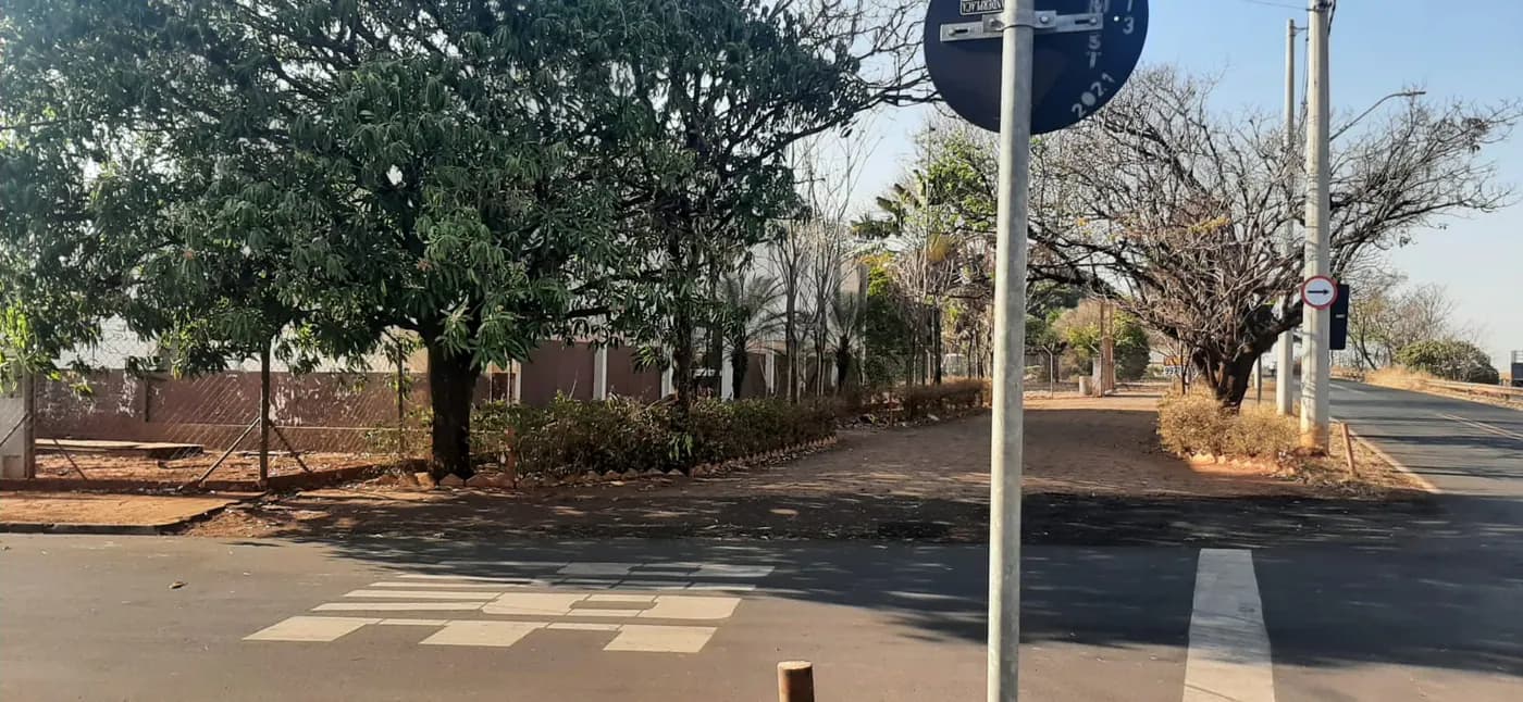 Comercial de 12m² em Barretos, SP — foto 1